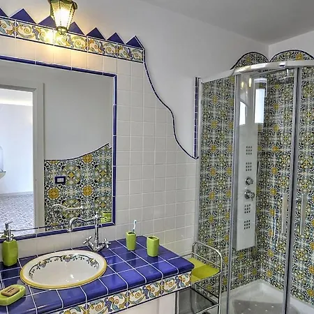 Sleeps 4 Air Con Wifi Villa *
