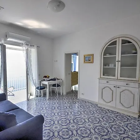 Sleeps 4 Air Con Wifi Villa Praiano