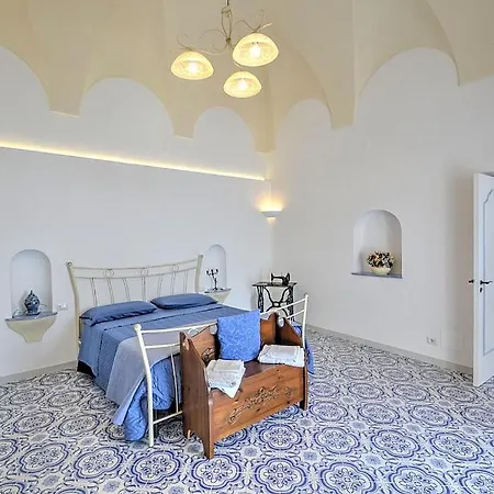 Sleeps 4 Air Con Wifi *